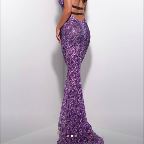 Jazz Couture Prom Dress - Picture 2 of 3